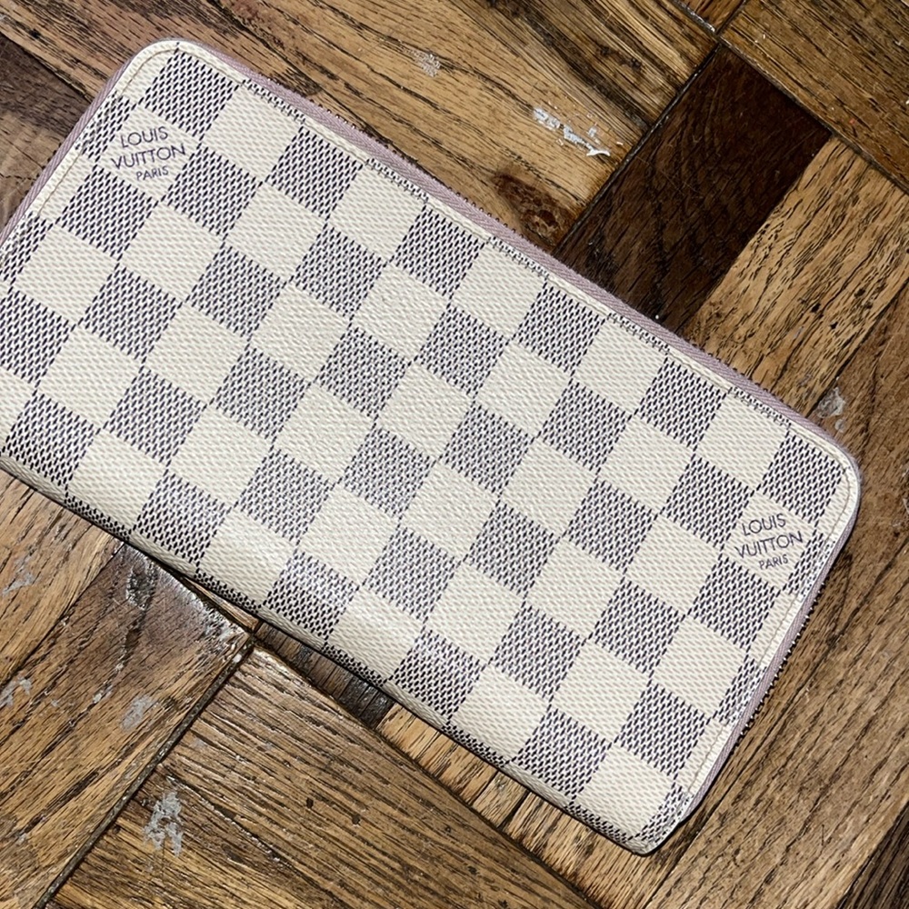 Lv Wallets - image 1